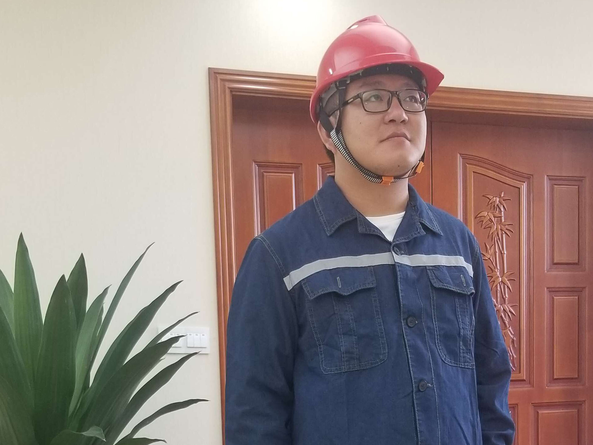 貴州尚立電力建設工作服換裝圖片